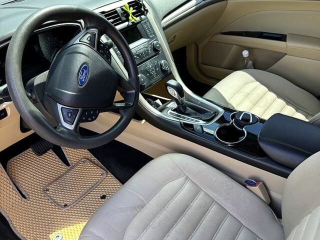 Белый Форд Фьюжн, объемом двигателя 2.5 л и пробегом 140 тыс. км за 9000 $, фото 6 на Automoto.ua