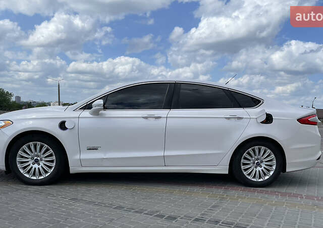 Форд Фьюжн 2014 в Харькове на Automoto.ua Белый Форд Фьюжн, объемом двигателя 2 л и пробегом 113 тыс. км за 14500 $, фото 5 на Automoto.ua
