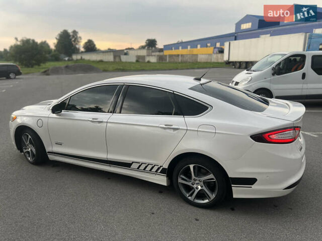 Белый Форд Фьюжн, объемом двигателя 2 л и пробегом 190 тыс. км за 13300 $, фото 7 на Automoto.ua
