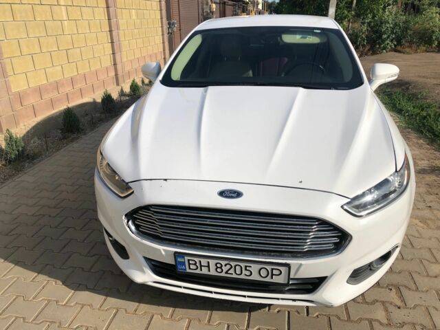 Форд Фьюжн 2014 в Одессе на Automoto.ua Белый Форд Фьюжн, объемом двигателя 2 л и пробегом 168 тыс. км за 12900 $, фото 1 на Automoto.ua