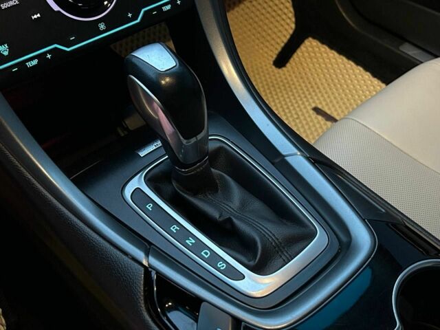 Білий Форд Фьюжен, об'ємом двигуна 2 л та пробігом 183 тис. км за 10500 $, фото 15 на Automoto.ua