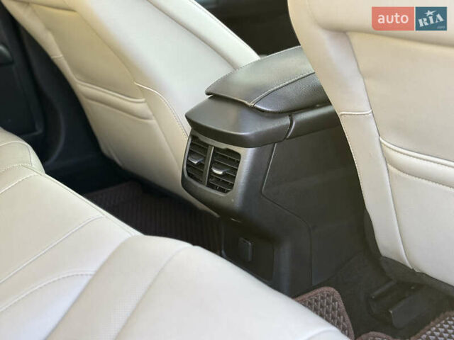 Белый Форд Фьюжн, объемом двигателя 2 л и пробегом 225 тыс. км за 11000 $, фото 14 на Automoto.ua