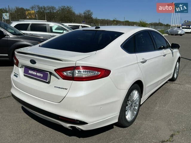 Белый Форд Фьюжн, объемом двигателя 2 л и пробегом 187 тыс. км за 11800 $, фото 9 на Automoto.ua