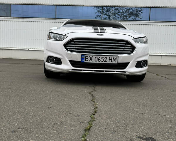 Белый Форд Фьюжн, объемом двигателя 2 л и пробегом 217 тыс. км за 9000 $, фото 2 на Automoto.ua