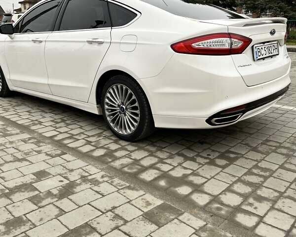 Белый Форд Фьюжн, объемом двигателя 2 л и пробегом 137 тыс. км за 11000 $, фото 5 на Automoto.ua