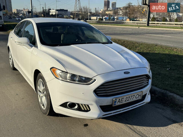 Белый Форд Фьюжн, объемом двигателя 2.5 л и пробегом 147 тыс. км за 11500 $, фото 1 на Automoto.ua