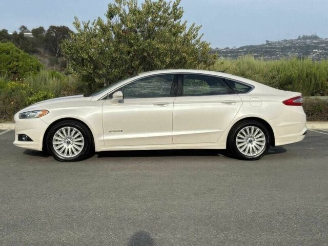 Білий Форд Фьюжен, об'ємом двигуна 2 л та пробігом 88 тис. км за 5900 $, фото 3 на Automoto.ua