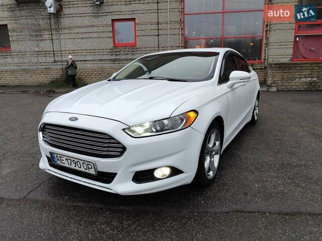 Белый Форд Фьюжн, объемом двигателя 2.5 л и пробегом 216 тыс. км за 8500 $, фото 1 на Automoto.ua