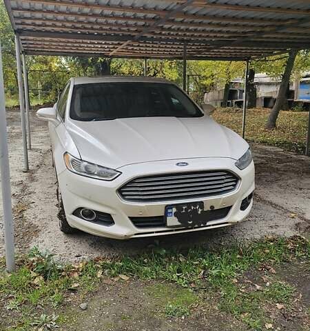 Белый Форд Фьюжн, объемом двигателя 2 л и пробегом 170 тыс. км за 11000 $, фото 1 на Automoto.ua