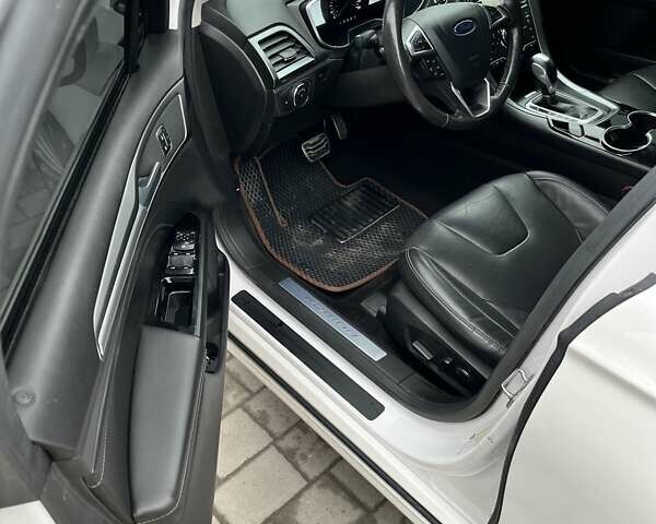 Белый Форд Фьюжн, объемом двигателя 2 л и пробегом 137 тыс. км за 11000 $, фото 17 на Automoto.ua