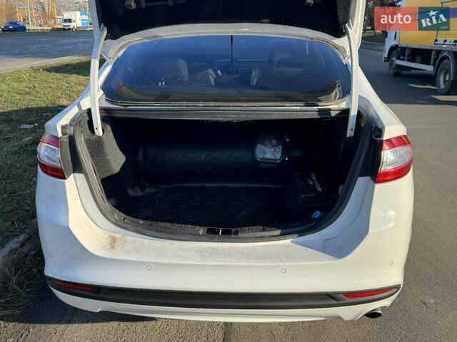 Белый Форд Фьюжн, объемом двигателя 2.5 л и пробегом 147 тыс. км за 11500 $, фото 19 на Automoto.ua