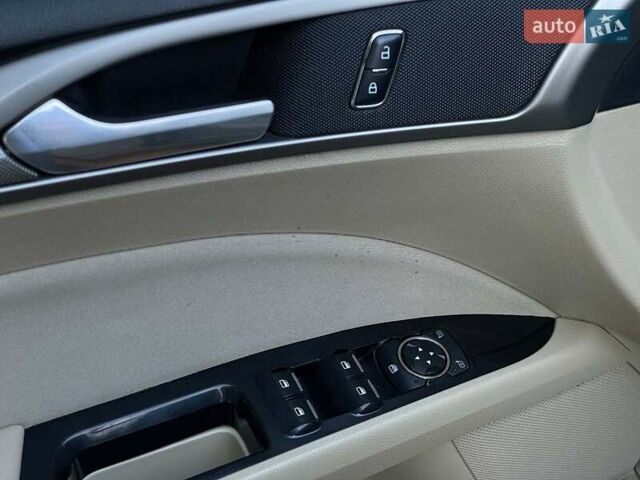 Белый Форд Фьюжн, объемом двигателя 2.5 л и пробегом 178 тыс. км за 7500 $, фото 14 на Automoto.ua