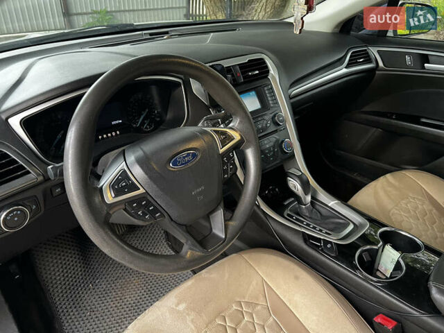 Белый Форд Фьюжн, объемом двигателя 2.5 л и пробегом 270 тыс. км за 8700 $, фото 14 на Automoto.ua