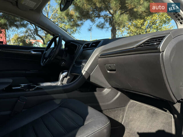 Форд Фьюжен 2014 у Одесі на Automoto.ua Білий Форд Фьюжен, об'ємом двигуна 2 л та пробігом 137 тис. км за 11800 $, фото 33 на Automoto.ua