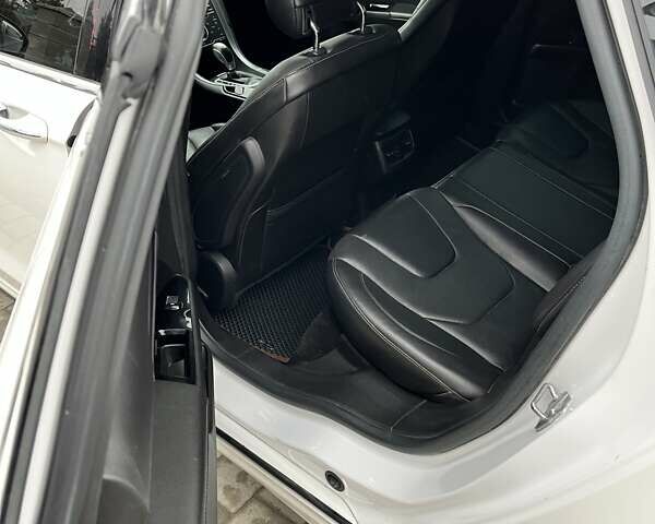 Белый Форд Фьюжн, объемом двигателя 2 л и пробегом 137 тыс. км за 11000 $, фото 14 на Automoto.ua