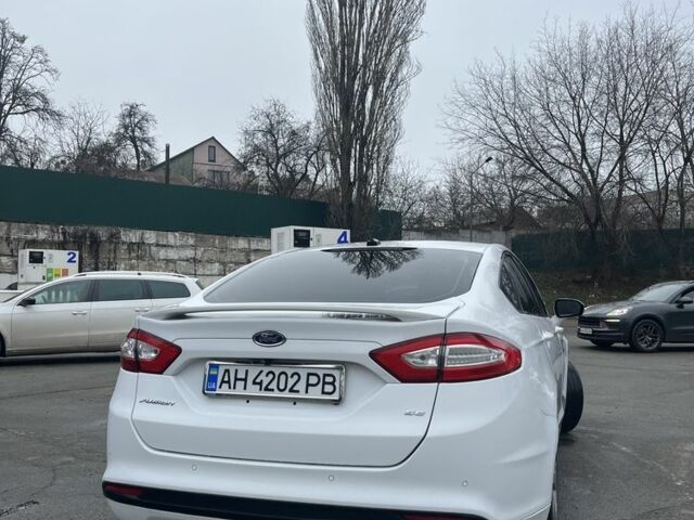 Білий Форд Фьюжен, об'ємом двигуна 2.5 л та пробігом 221 тис. км за 9700 $, фото 7 на Automoto.ua