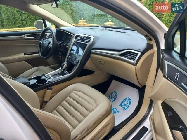 Форд Фьюжн 2014 в Красноград на Automoto.ua Белый Форд Фьюжн, объемом двигателя 2.5 л и пробегом 180 тыс. км за 10500 $, фото 3 на Automoto.ua