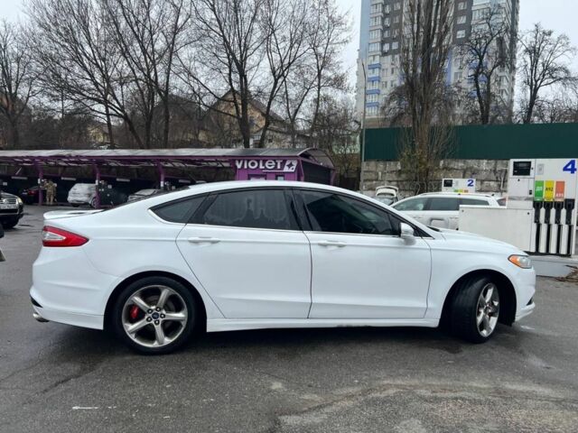 Білий Форд Фьюжен, об'ємом двигуна 2.5 л та пробігом 221 тис. км за 9700 $, фото 4 на Automoto.ua