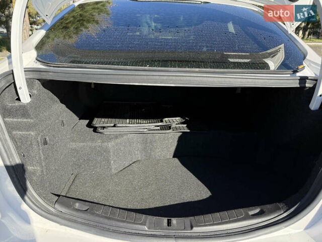 Форд Фьюжен 2014 у Одесі на Automoto.ua Білий Форд Фьюжен, об'ємом двигуна 2 л та пробігом 137 тис. км за 11800 $, фото 31 на Automoto.ua