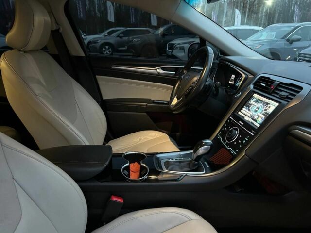 Білий Форд Фьюжен, об'ємом двигуна 2 л та пробігом 183 тис. км за 10500 $, фото 11 на Automoto.ua