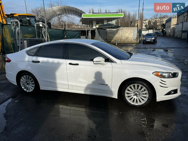 Форд Фьюжн 2014 в Одессе на Automoto.ua Белый Форд Фьюжн, объемом двигателя 2 л и пробегом 186 тыс. км за 12500 $, фото 1 на Automoto.ua