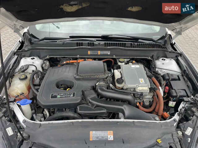 Белый Форд Фьюжн, объемом двигателя 2 л и пробегом 266 тыс. км за 10999 $, фото 19 на Automoto.ua