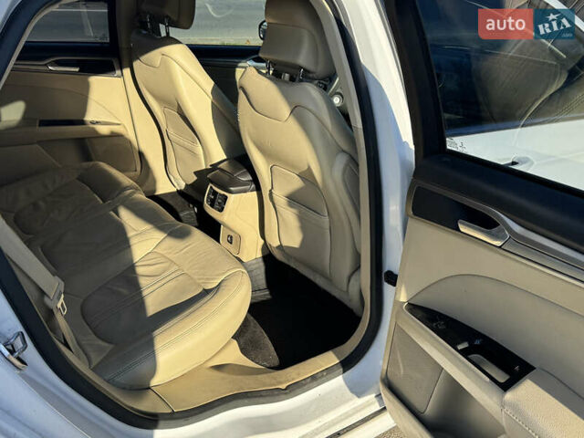 Белый Форд Фьюжн, объемом двигателя 2.5 л и пробегом 147 тыс. км за 11500 $, фото 13 на Automoto.ua