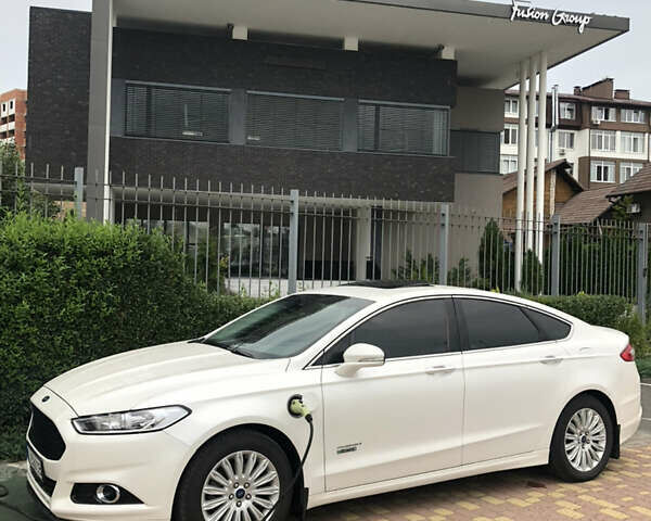 Форд Фьюжн 2014 в Киеве на Automoto.ua Белый Форд Фьюжн, объемом двигателя 2 л и пробегом 165 тыс. км за 15000 $, фото 3 на Automoto.ua