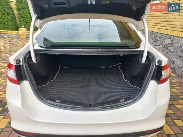 Форд Фьюжн 2014 в Красноград на Automoto.ua Белый Форд Фьюжн, объемом двигателя 2.5 л и пробегом 180 тыс. км за 10500 $, фото 6 на Automoto.ua