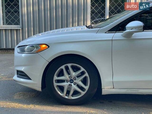 Белый Форд Фьюжн, объемом двигателя 2.5 л и пробегом 178 тыс. км за 7500 $, фото 10 на Automoto.ua