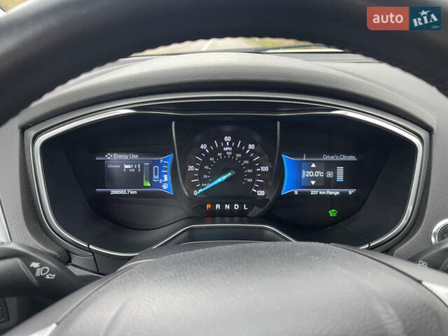 Белый Форд Фьюжн, объемом двигателя 2 л и пробегом 266 тыс. км за 10999 $, фото 18 на Automoto.ua