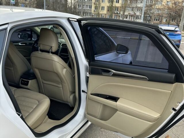 Белый Форд Фьюжн, объемом двигателя 1.5 л и пробегом 200 тыс. км за 7299 $, фото 11 на Automoto.ua