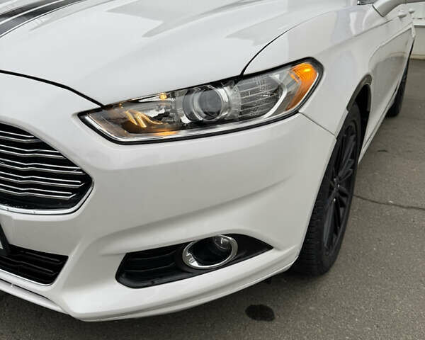 Белый Форд Фьюжн, объемом двигателя 2 л и пробегом 217 тыс. км за 9000 $, фото 20 на Automoto.ua