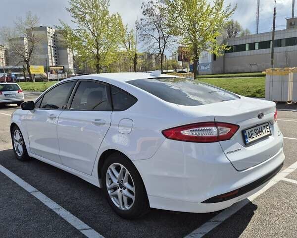 Белый Форд Фьюжн, объемом двигателя 1.5 л и пробегом 184 тыс. км за 10000 $, фото 6 на Automoto.ua