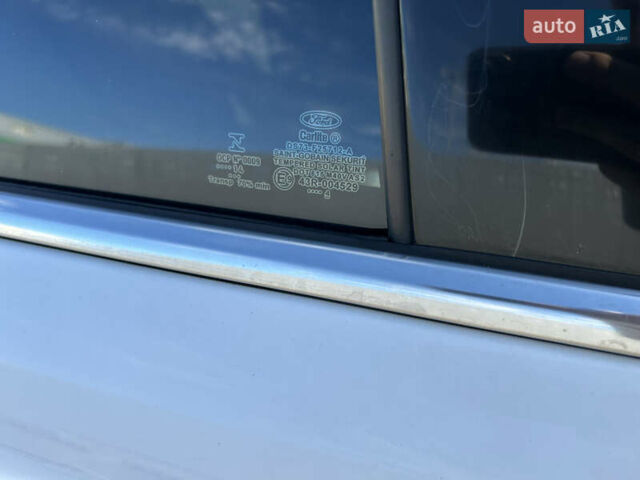 Білий Форд Фьюжен, об'ємом двигуна 2.49 л та пробігом 215 тис. км за 9850 $, фото 16 на Automoto.ua