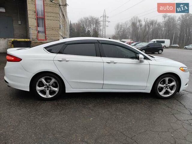 Белый Форд Фьюжн, объемом двигателя 2.5 л и пробегом 216 тыс. км за 8500 $, фото 6 на Automoto.ua