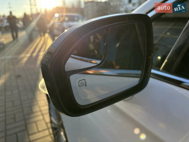 Белый Форд Фьюжн, объемом двигателя 2 л и пробегом 225 тыс. км за 11000 $, фото 23 на Automoto.ua