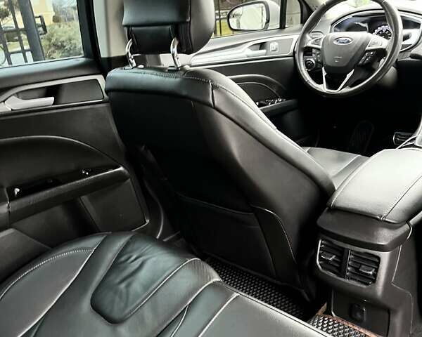 Белый Форд Фьюжн, объемом двигателя 2 л и пробегом 137 тыс. км за 11000 $, фото 24 на Automoto.ua