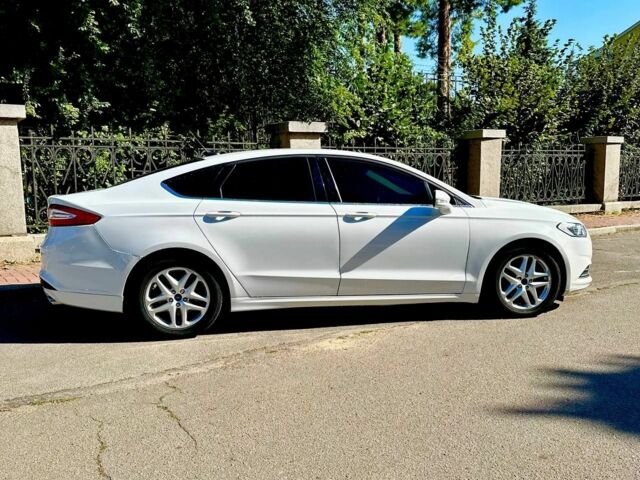 Белый Форд Фьюжн, объемом двигателя 2.5 л и пробегом 149 тыс. км за 10590 $, фото 2 на Automoto.ua