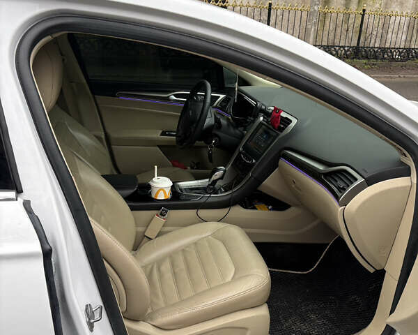 Белый Форд Фьюжн, объемом двигателя 2 л и пробегом 196 тыс. км за 11900 $, фото 22 на Automoto.ua