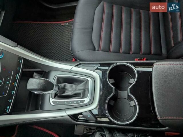 Форд Фьюжен 2014 у Києві на Automoto.ua Білий Форд Фьюжен, об'ємом двигуна 2.5 л та пробігом 211 тис. км за 9500 $, фото 11 на Automoto.ua