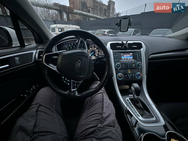 Белый Форд Фьюжн, объемом двигателя 2.49 л и пробегом 253 тыс. км за 9600 $, фото 33 на Automoto.ua