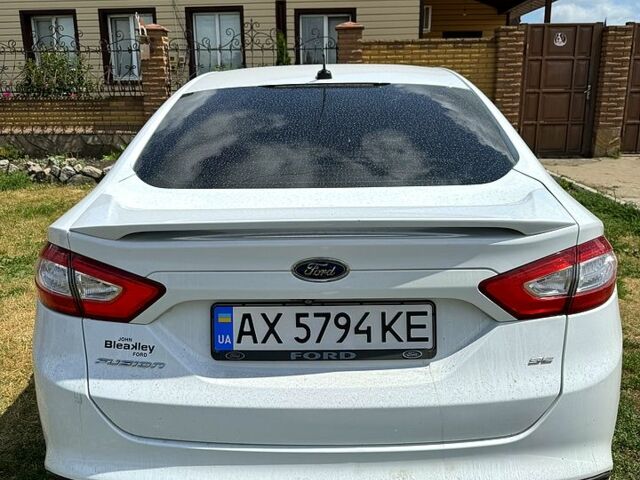 Белый Форд Фьюжн, объемом двигателя 2.5 л и пробегом 140 тыс. км за 9000 $, фото 3 на Automoto.ua