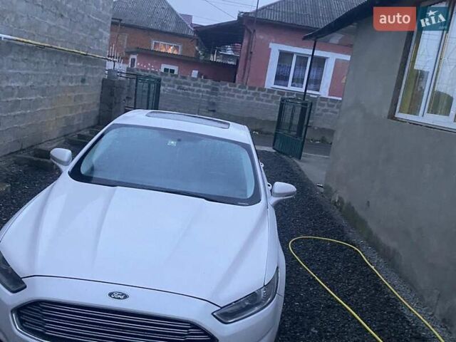 Білий Форд Фьюжен, об'ємом двигуна 2.5 л та пробігом 220 тис. км за 9500 $, фото 4 на Automoto.ua
