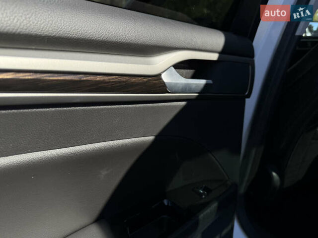 Форд Фьюжен 2014 у Одесі на Automoto.ua Білий Форд Фьюжен, об'ємом двигуна 2 л та пробігом 137 тис. км за 11800 $, фото 29 на Automoto.ua