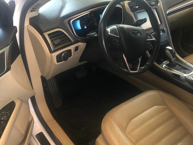 Форд Фьюжн 2014 в Одессе на Automoto.ua Белый Форд Фьюжн, объемом двигателя 2 л и пробегом 168 тыс. км за 12900 $, фото 5 на Automoto.ua