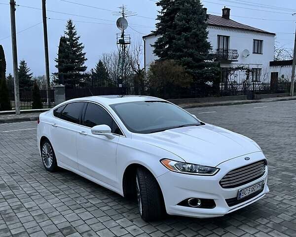 Белый Форд Фьюжн, объемом двигателя 2 л и пробегом 137 тыс. км за 11000 $, фото 6 на Automoto.ua