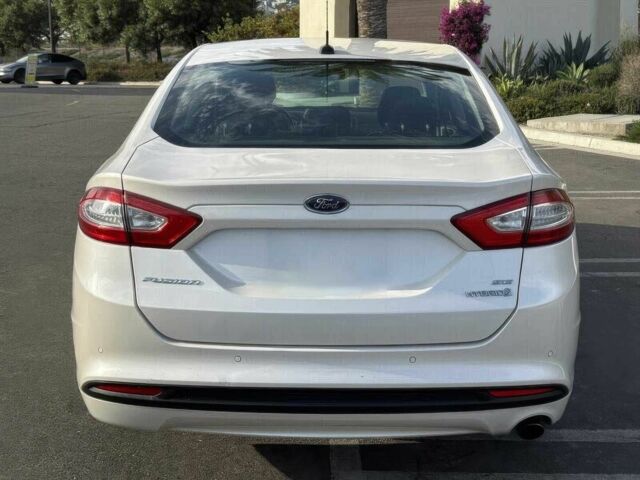 Білий Форд Фьюжен, об'ємом двигуна 2 л та пробігом 88 тис. км за 5900 $, фото 4 на Automoto.ua