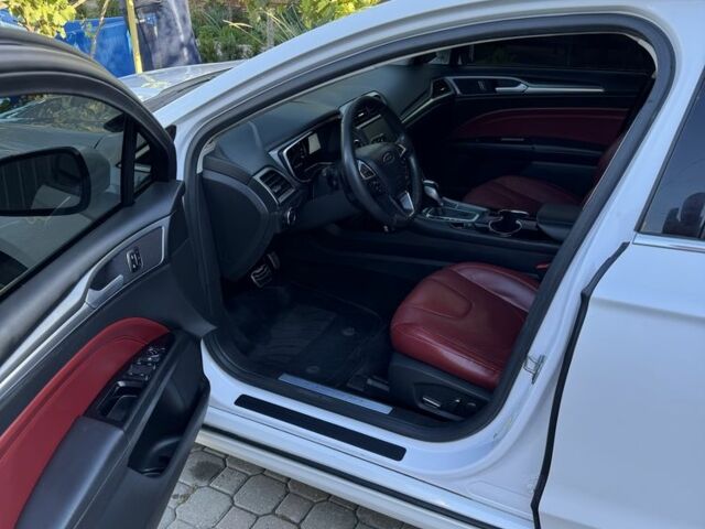 Білий Форд Фьюжен, об'ємом двигуна 2 л та пробігом 300 тис. км за 8700 $, фото 11 на Automoto.ua