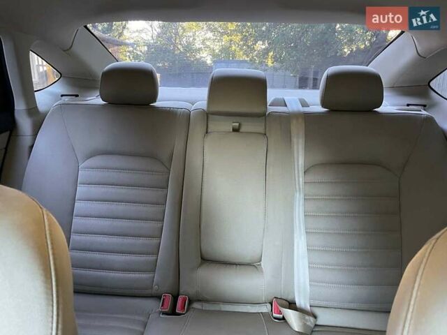 Белый Форд Фьюжн, объемом двигателя 2.5 л и пробегом 178 тыс. км за 7500 $, фото 19 на Automoto.ua